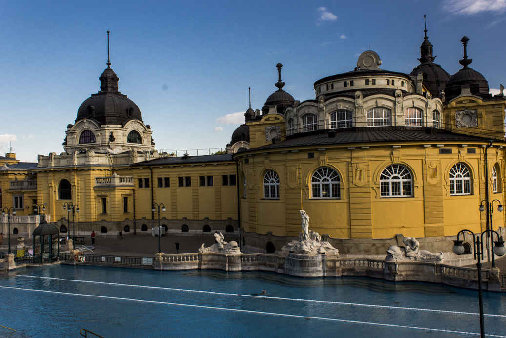 Budapest Szechenyi bath swimming pool